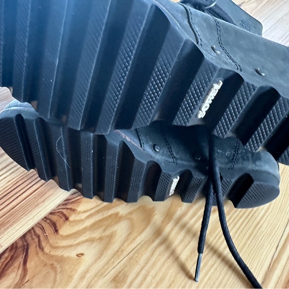 Sorel  black leather wedge Joan of Arctic Bootie - Picture 5 of 7